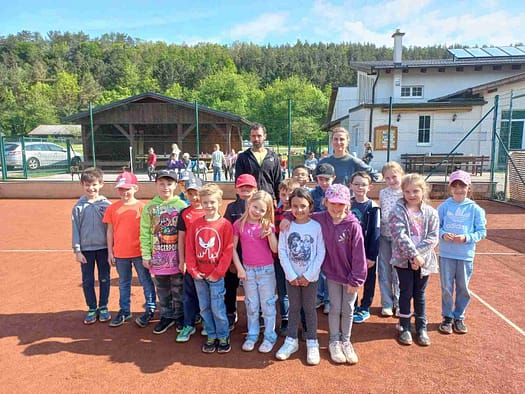 Schnuppertraining am Tennisplatz